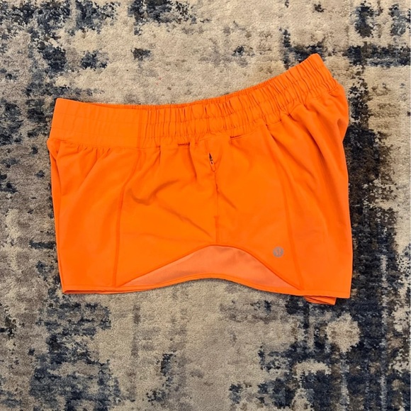 Lululemon Hotty Hot Short ll *2.5” Size 10 In Highlight Orange - Picture 3 of 10